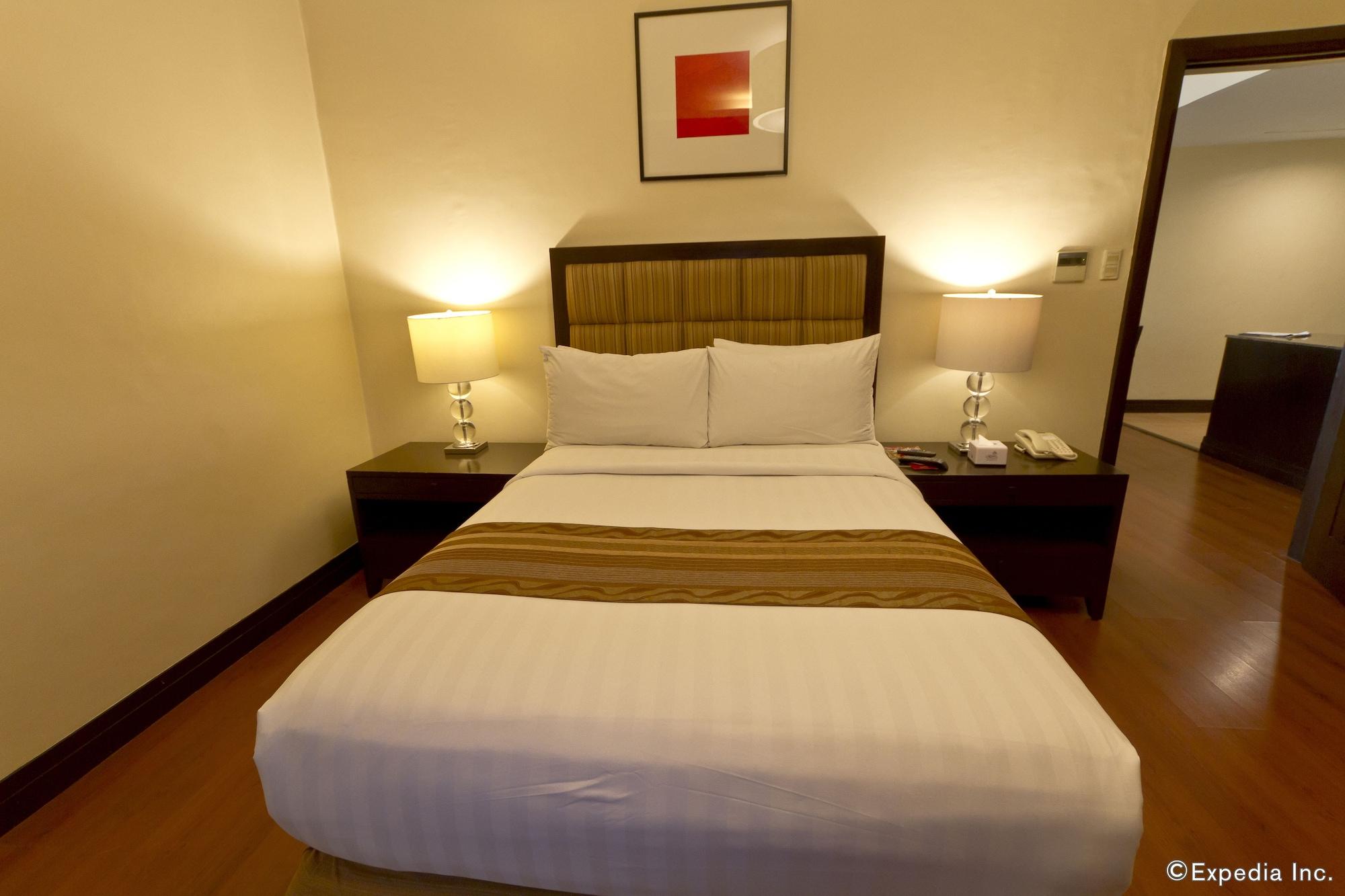 Crown Regency Hotel & Towers Cebu Stadt Exterior foto