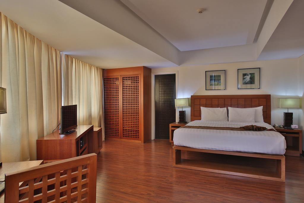 Crown Regency Hotel & Towers Cebu Stadt Exterior foto